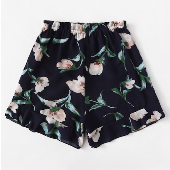 NWT Floral Shorts Medium - Picture 2 of 6